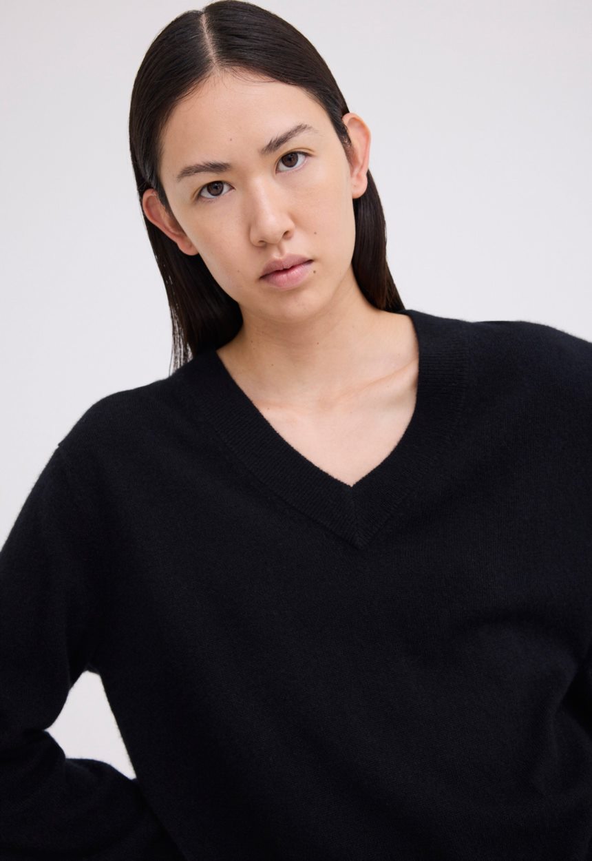 Jac + Jack Sharpo Cashmere Sweater - Black