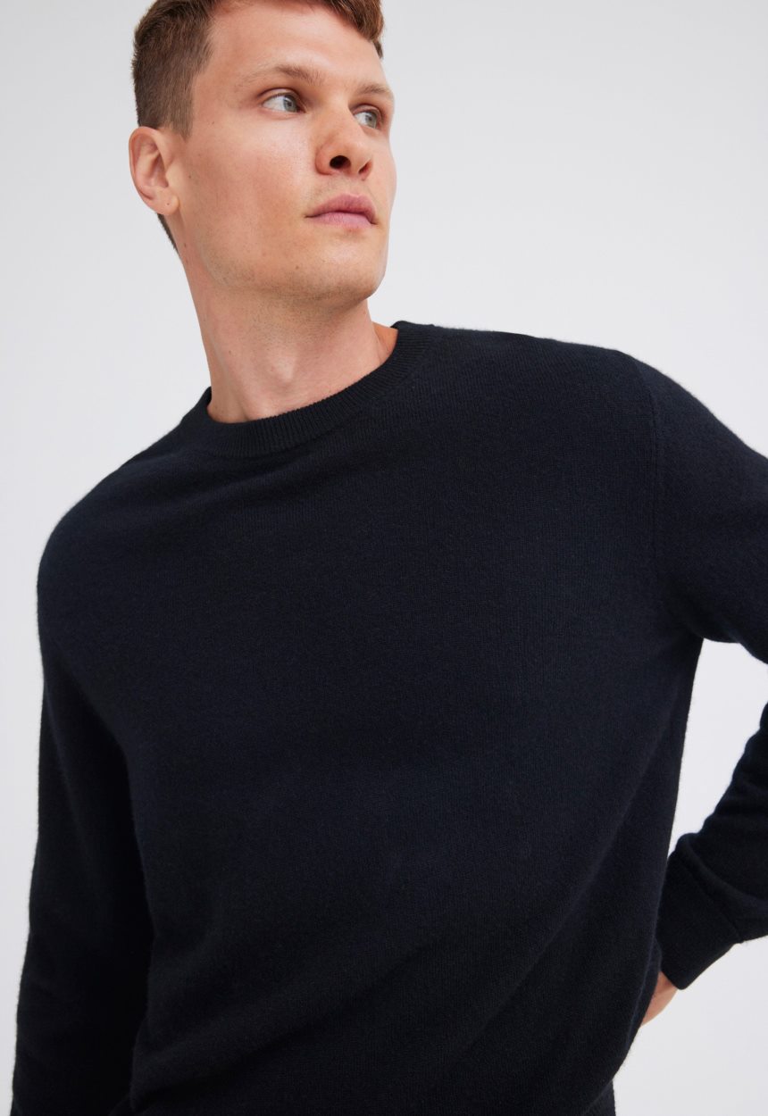 Jac + Jack Beckham Cashmere Sweater - Black