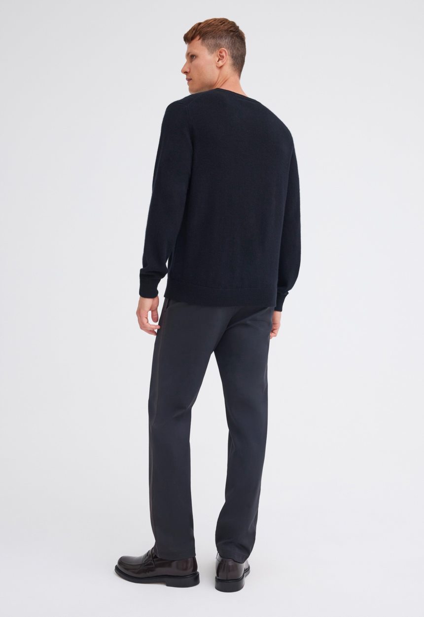 Jac + Jack Beckham Cashmere Sweater - Black